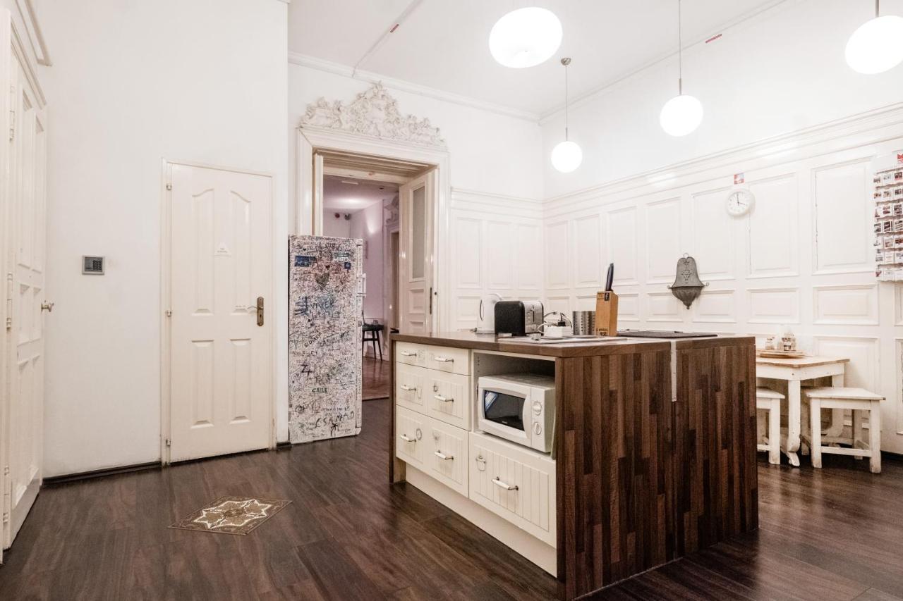 Baroque Hostel&coworking Budapest