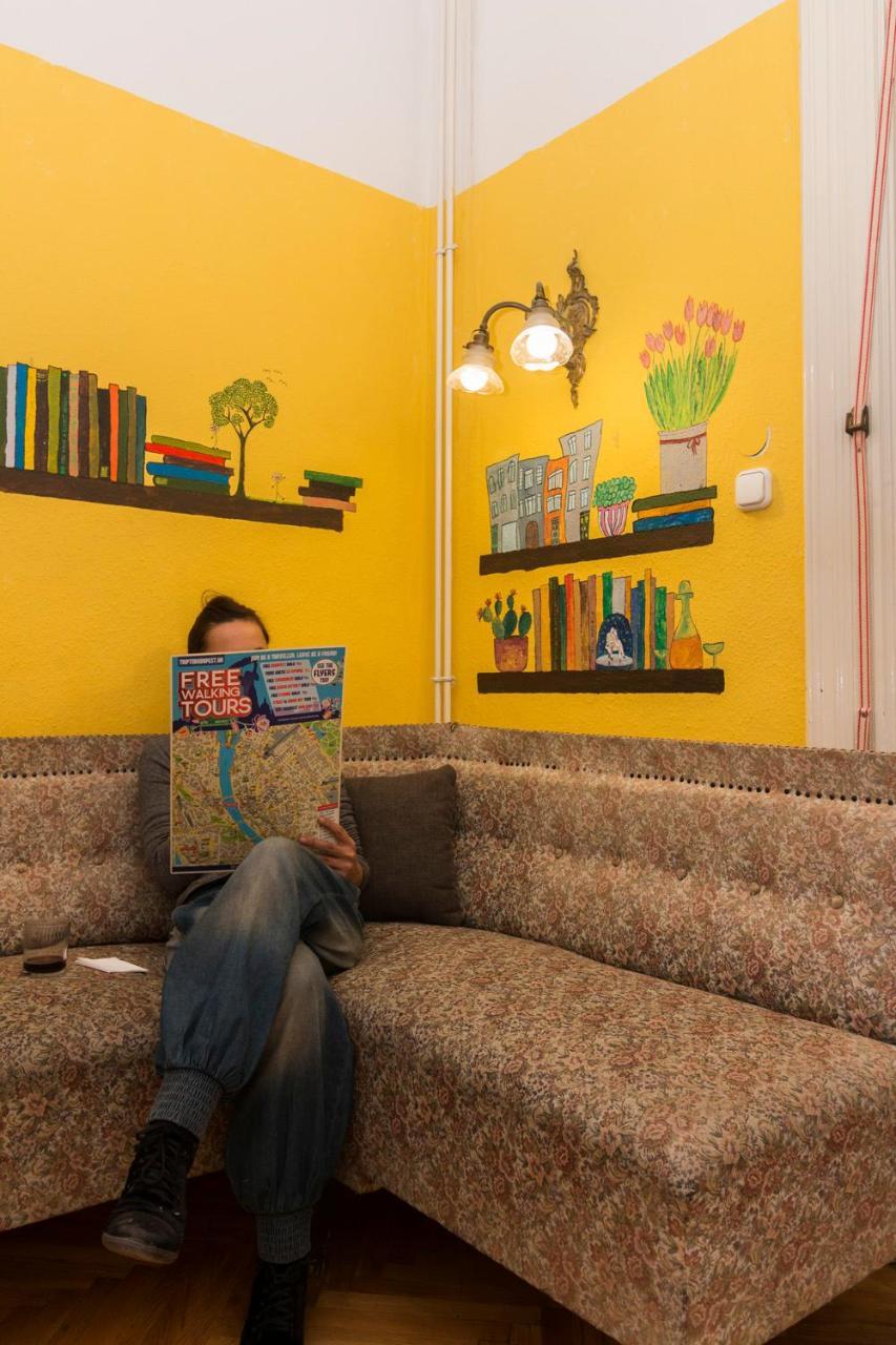 Baroque Hostel&coworking *