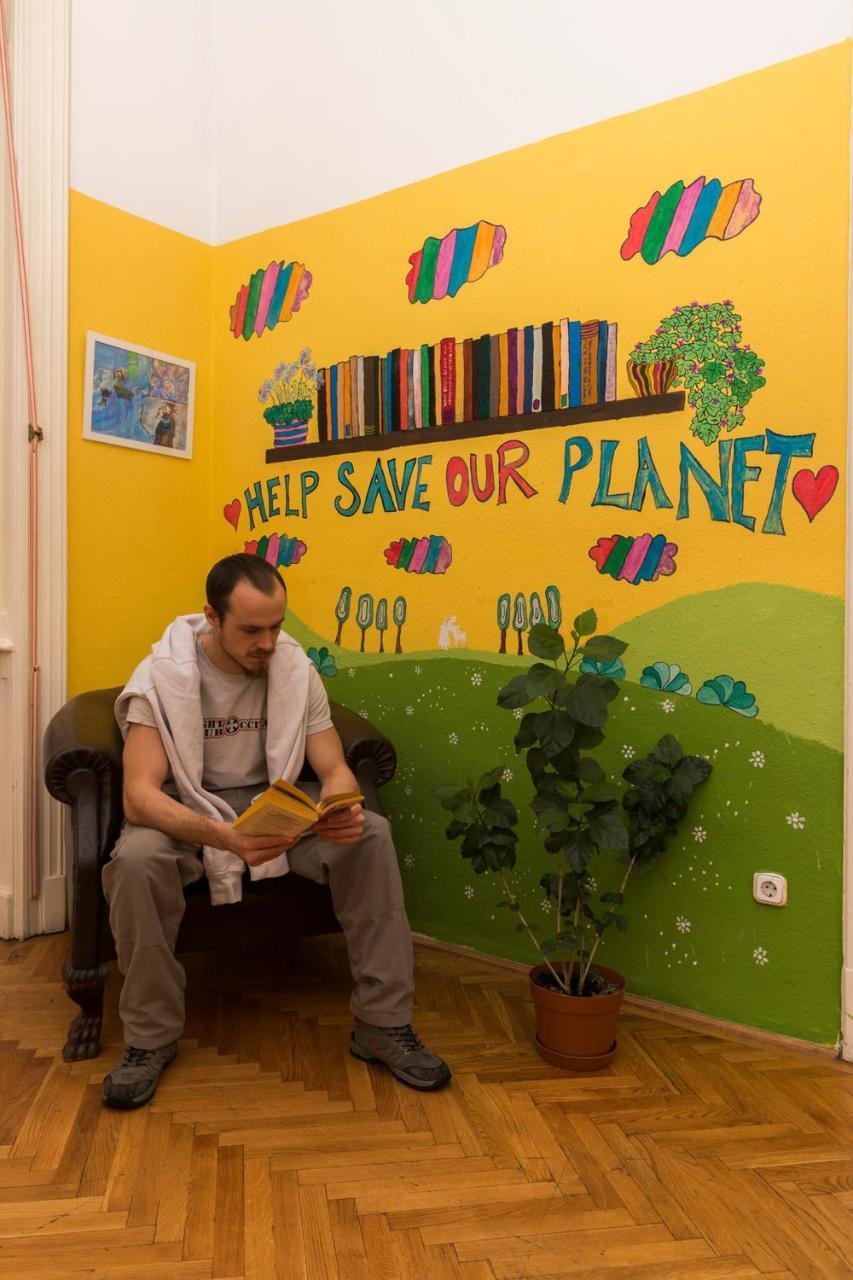 Hostal Baroque Hostel&coworking