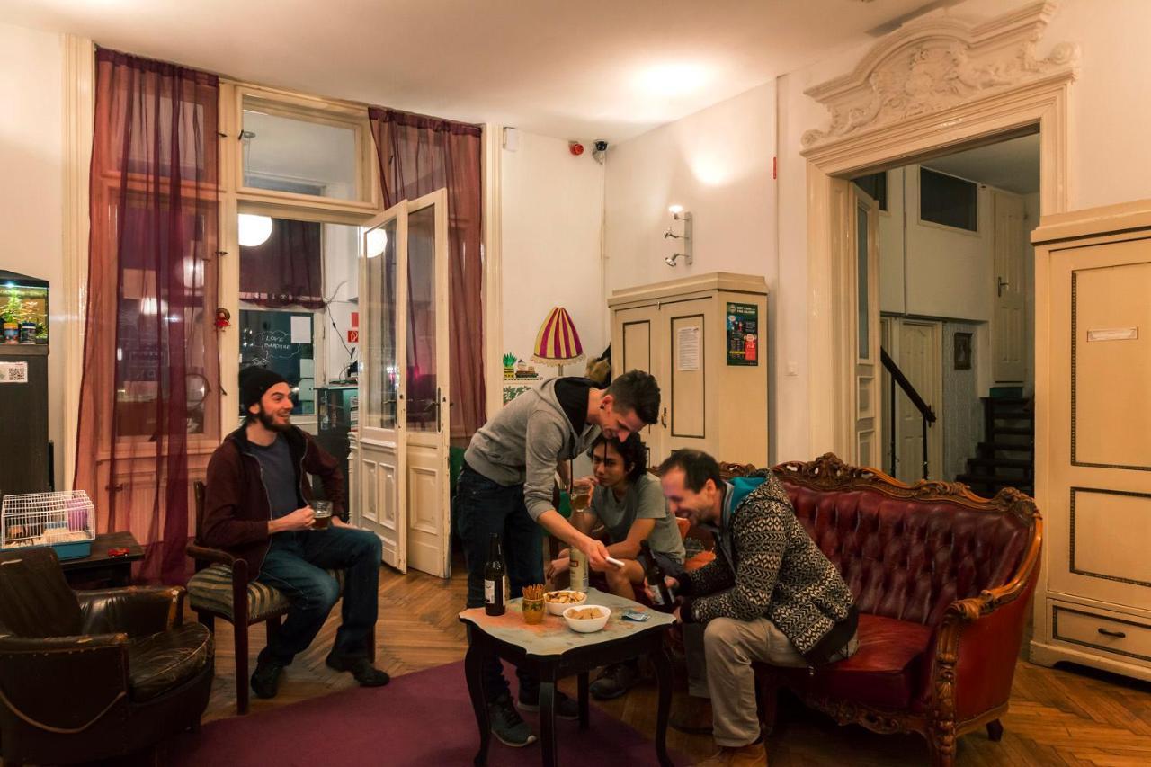 Baroque Hostel&coworking Hostal