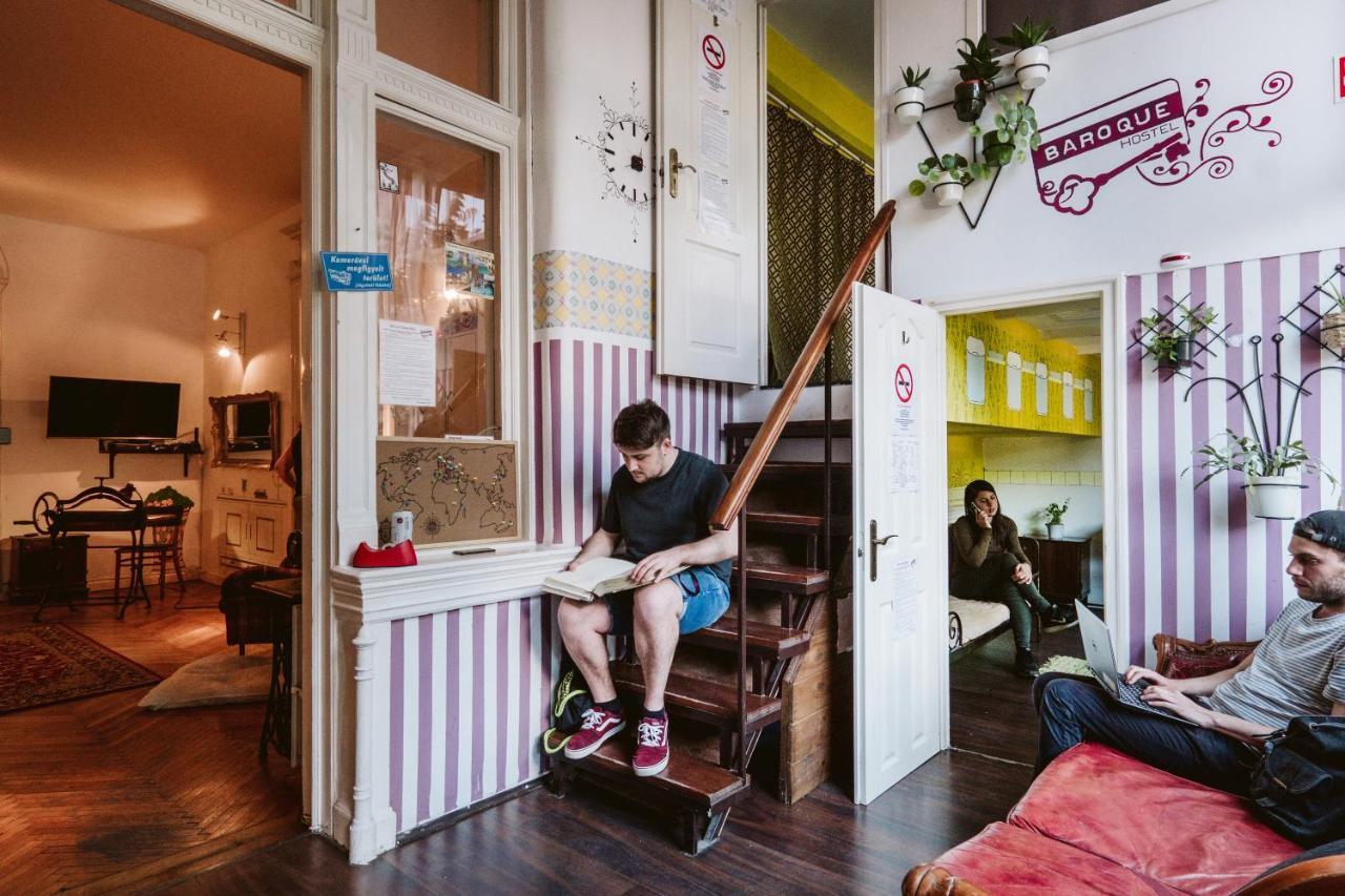 Hostel Baroque & Coworking *