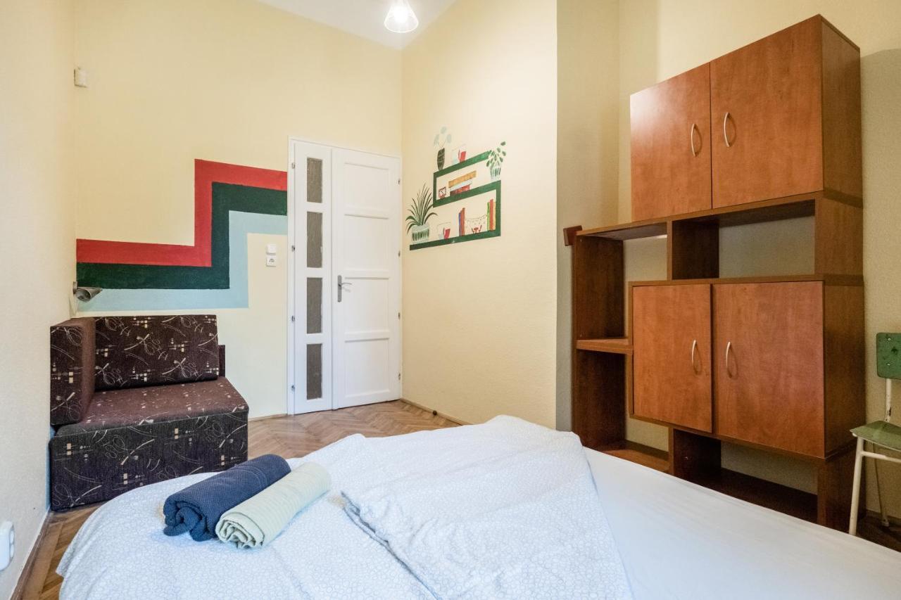 Baroque & Coworking Hostel *