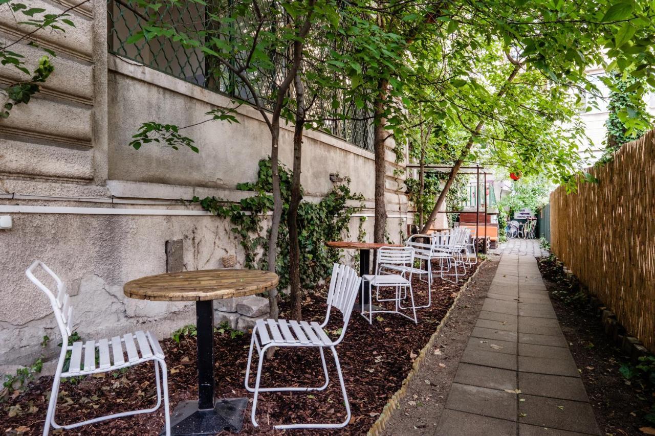 Hostel Baroque & Coworking *