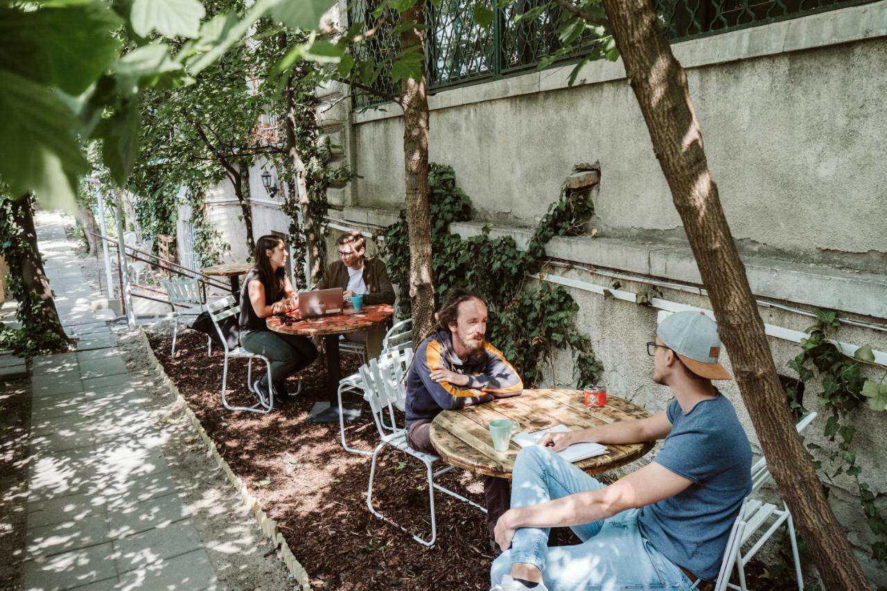 Baroque & Coworking Hostel