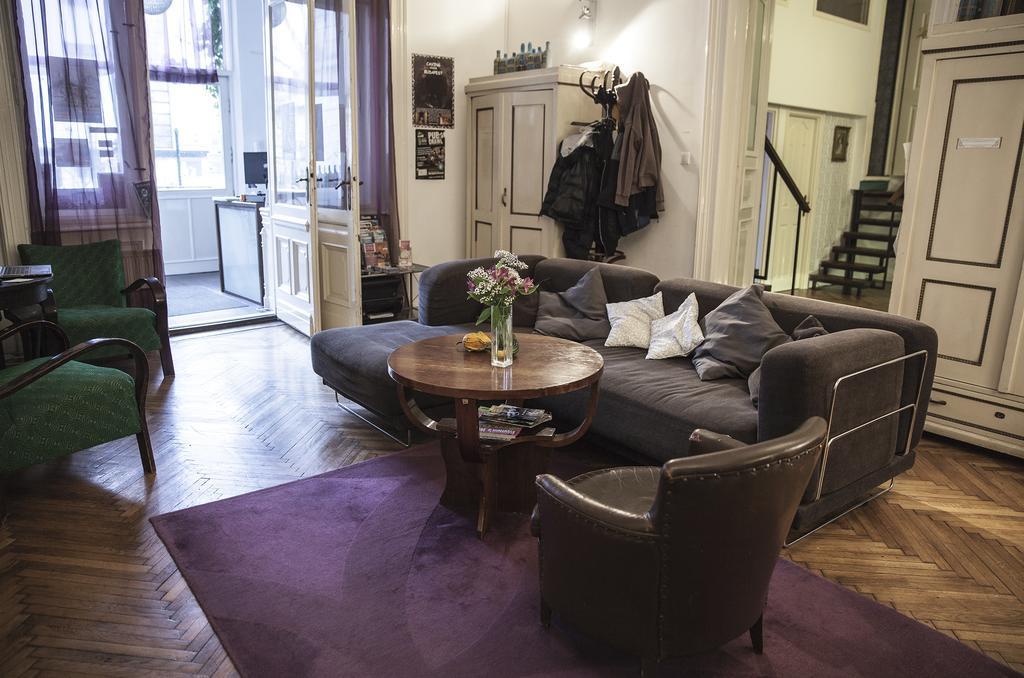 Baroque & Coworking Hostel