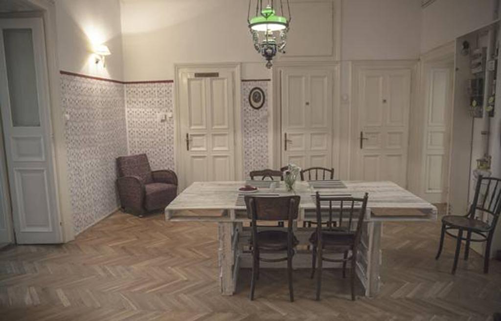 Baroque & Coworking Hostel